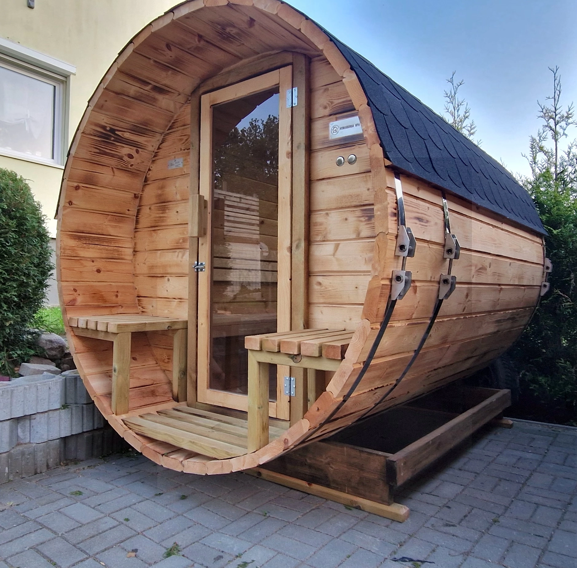 Handgjord bastutunna i 44mm kammartorkad gran — Bastutunna 2